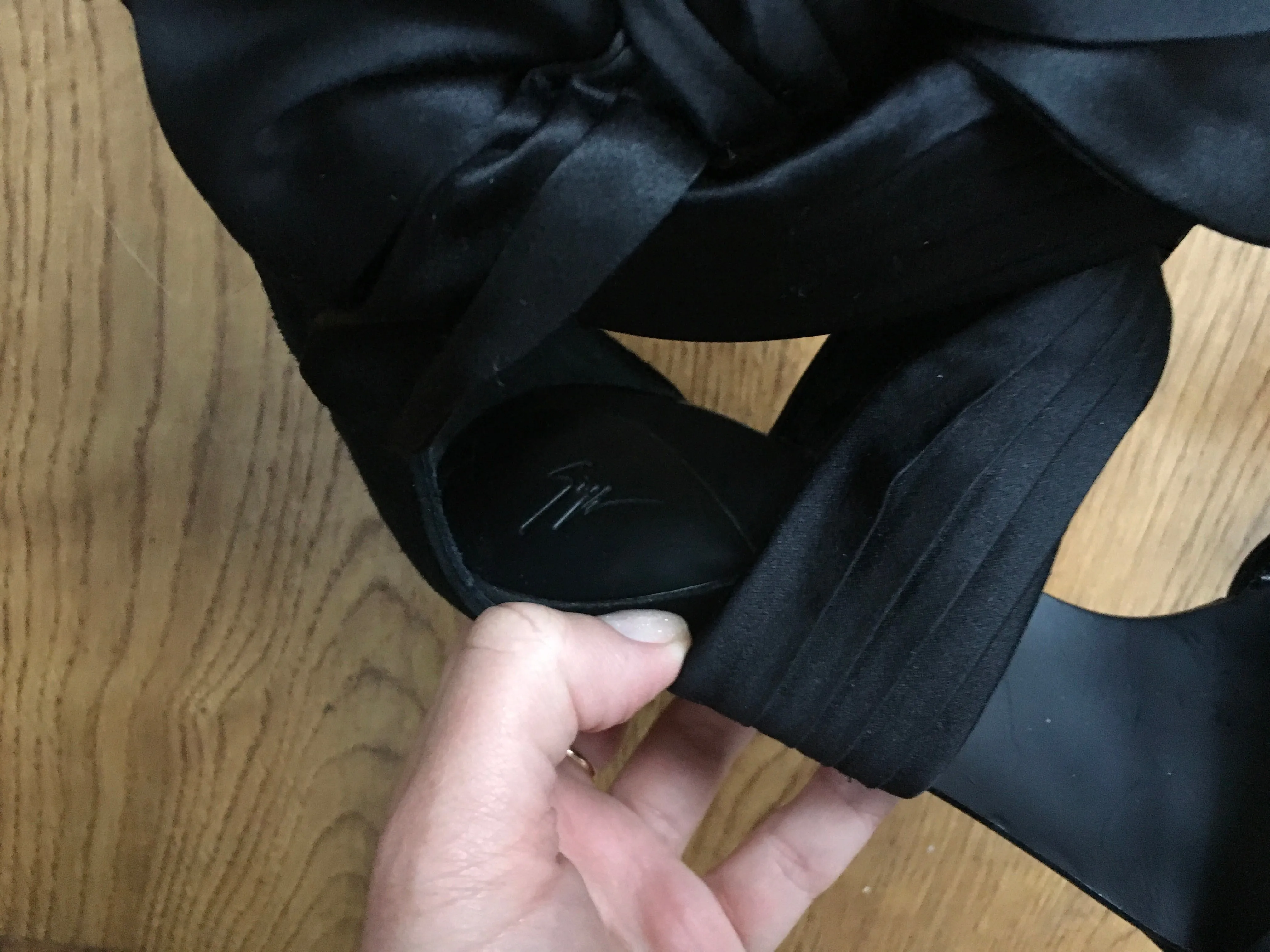 Giuseppe Zanotti E10134 Chiffon-Bow Sandals Ladies