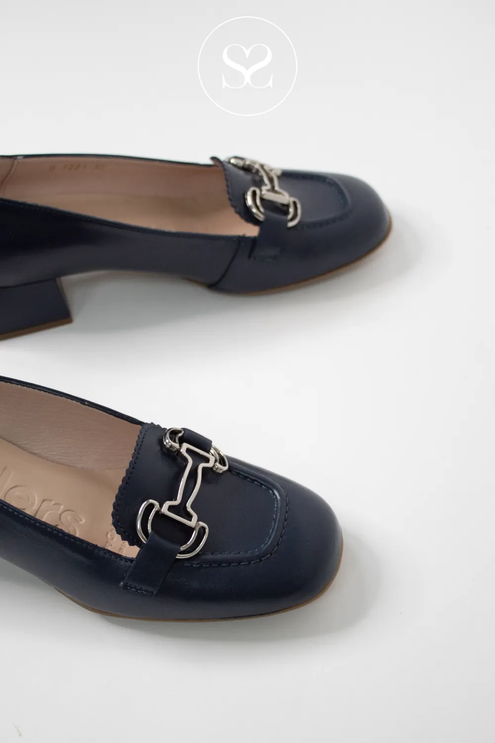 WONDERS D-1221 NAVY LEATHER BLOCK HEEL LOAFERS